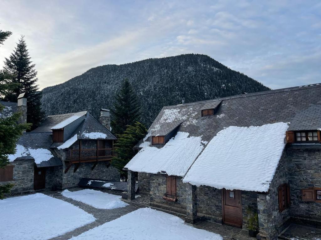 Baqueira 1500 Pie De Pistas Apartamento Cuilas Naut Aran Exteriör bild